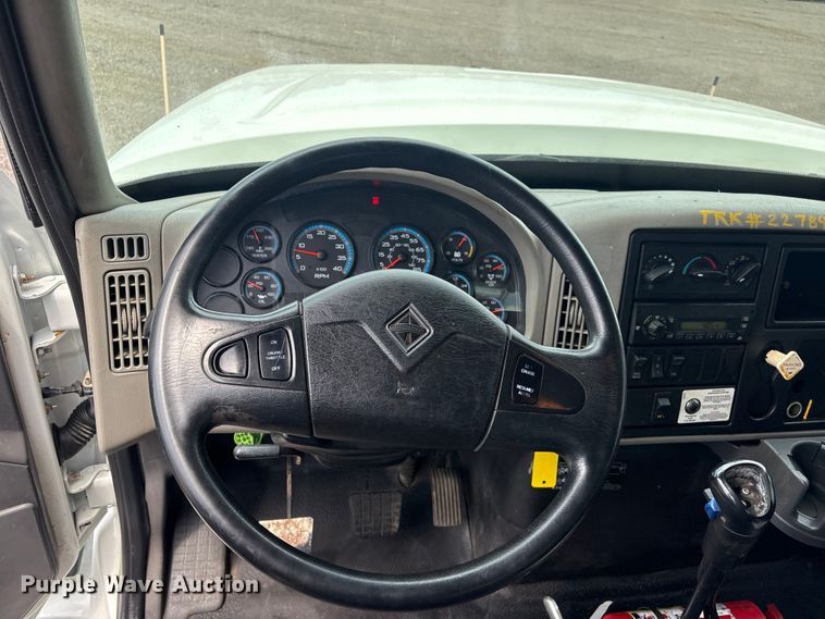 image for item EG9089 2009 International 7500 Crane Truck