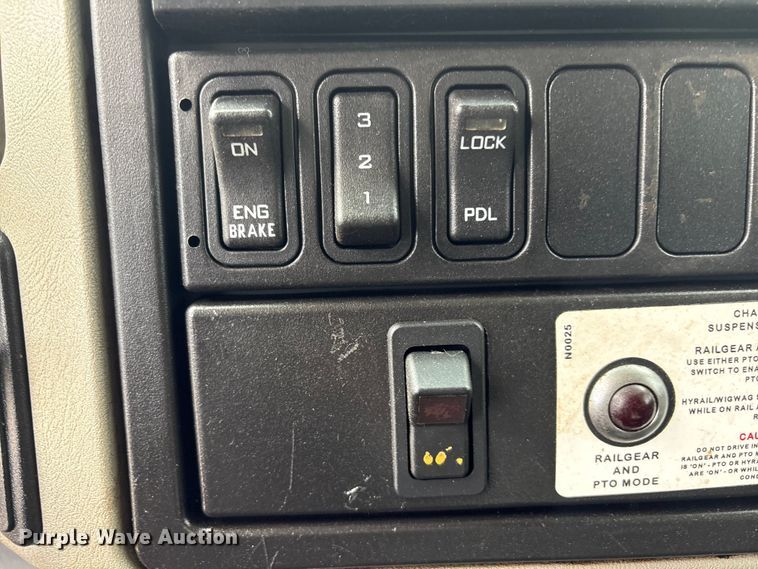 image for item EG9089 2009 International 7500 Crane Truck