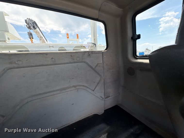 image for item EG9089 2009 International 7500 Crane Truck