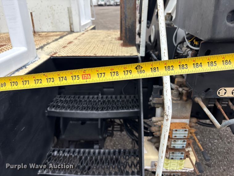 image for item EG9095 2013 Freightliner 114SD crane truck