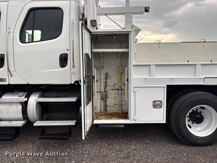 image for item EG9095 2013 Freightliner 114SD crane truck