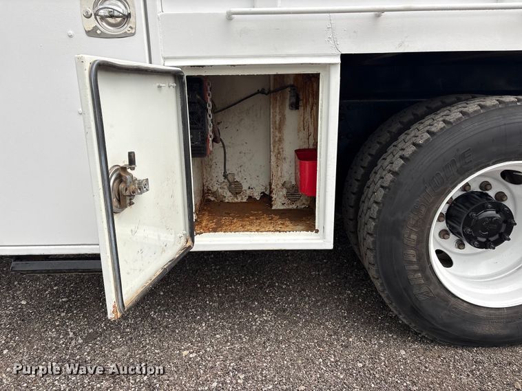 image for item EG9095 2013 Freightliner 114SD crane truck
