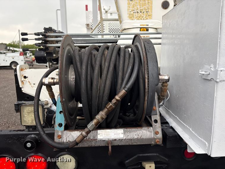 image for item EG9095 2013 Freightliner 114SD crane truck