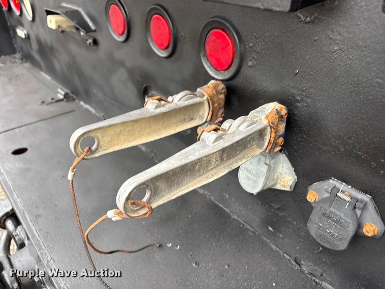 image for item EG9095 2013 Freightliner 114SD crane truck