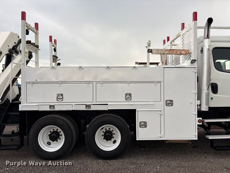 image for item EG9095 2013 Freightliner 114SD crane truck