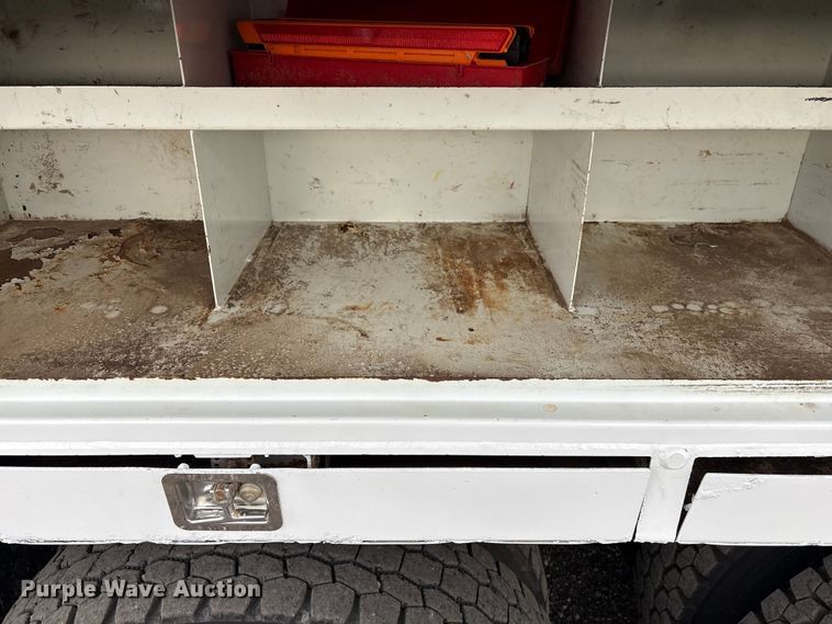 image for item EG9095 2013 Freightliner 114SD crane truck