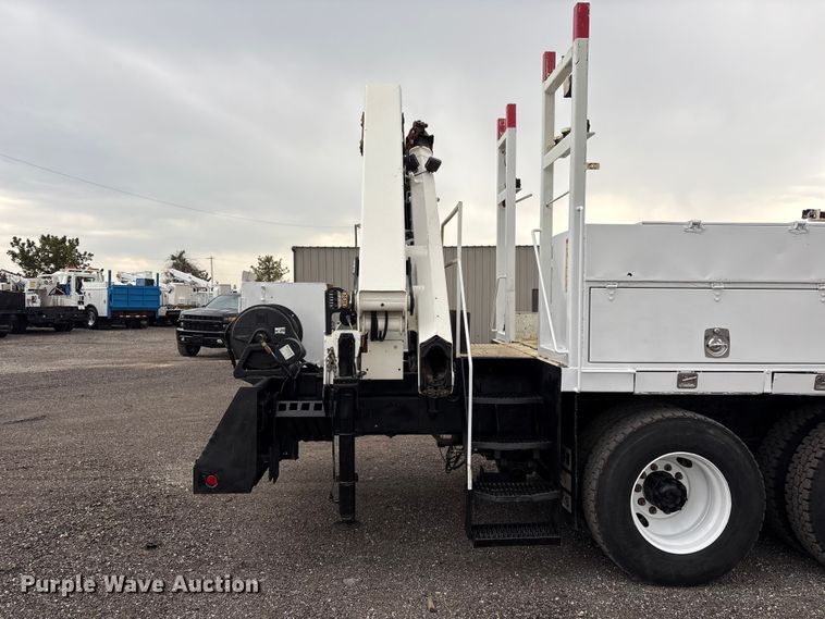 image for item EG9095 2013 Freightliner 114SD crane truck