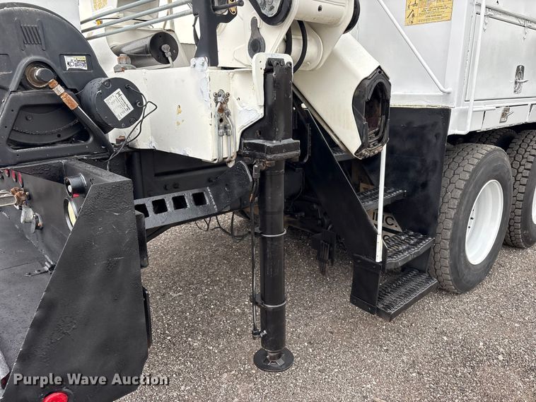 image for item EG9095 2013 Freightliner 114SD crane truck