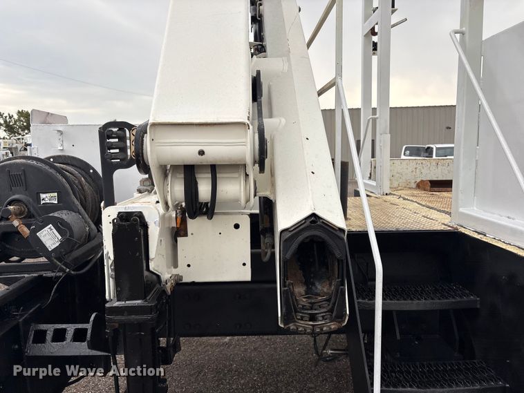 image for item EG9095 2013 Freightliner 114SD crane truck
