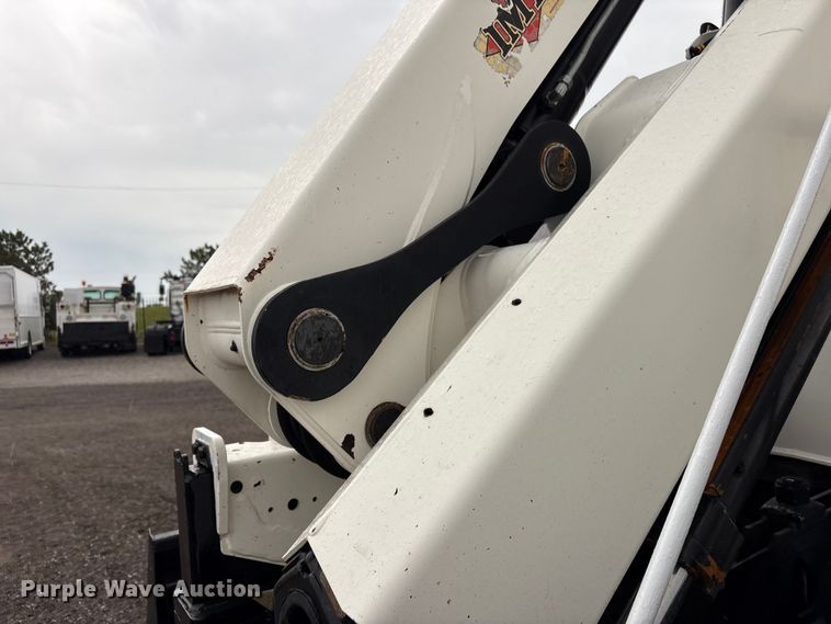 image for item EG9095 2013 Freightliner 114SD crane truck