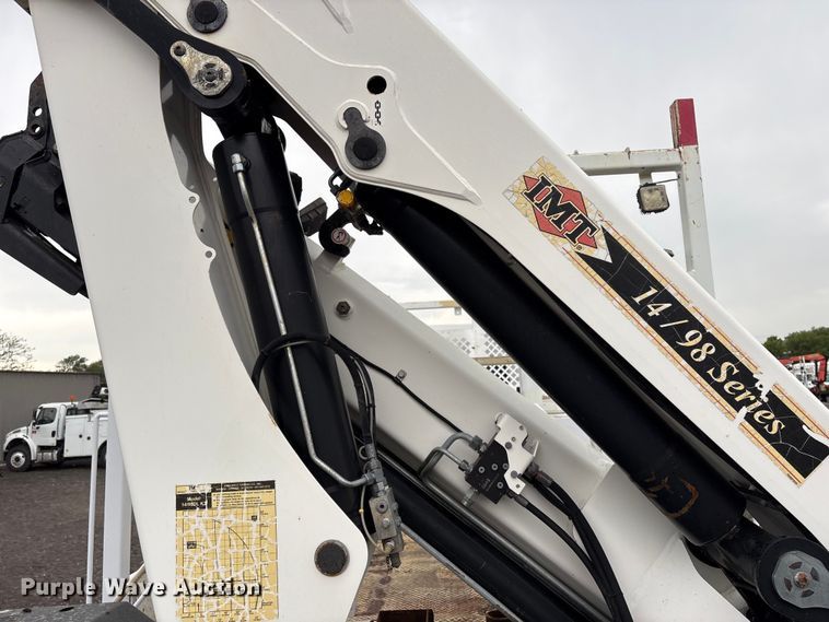 image for item EG9095 2013 Freightliner 114SD crane truck