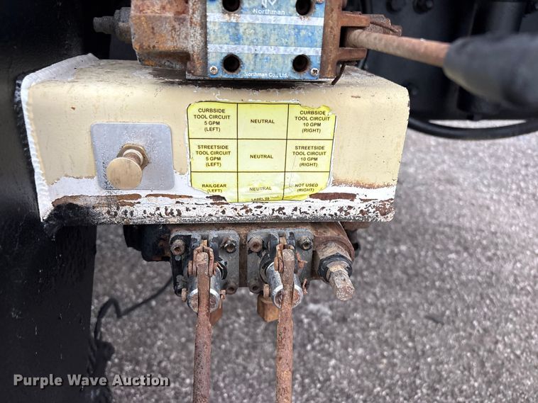 image for item EG9095 2013 Freightliner 114SD crane truck