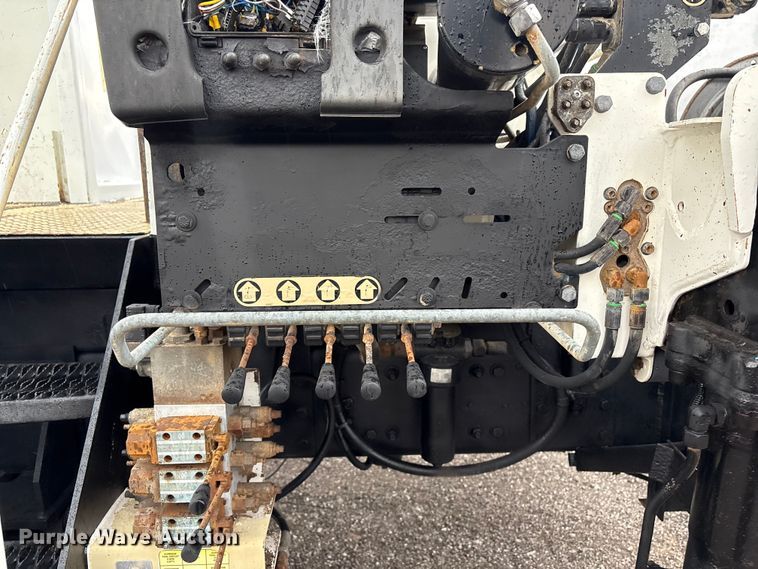 image for item EG9095 2013 Freightliner 114SD crane truck