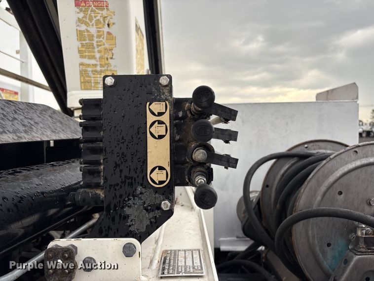 image for item EG9095 2013 Freightliner 114SD crane truck