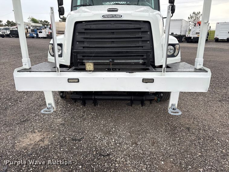 image for item EG9095 2013 Freightliner 114SD crane truck