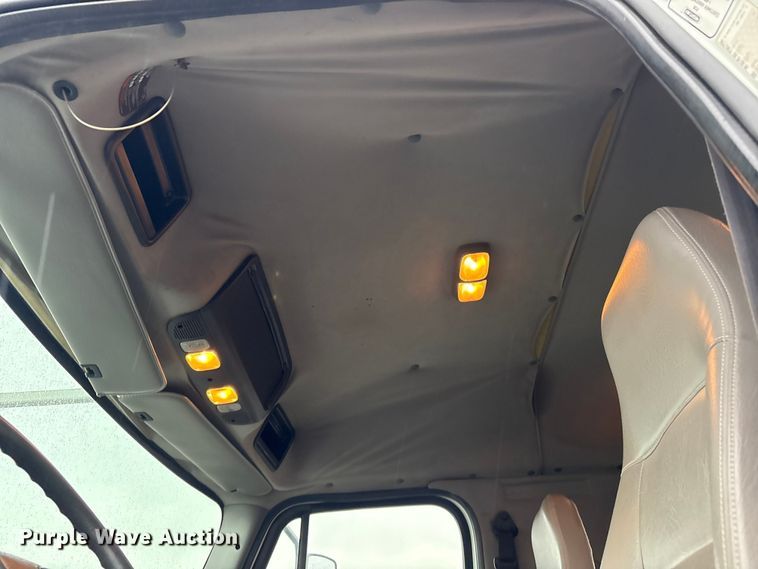 image for item EG9095 2013 Freightliner 114SD crane truck