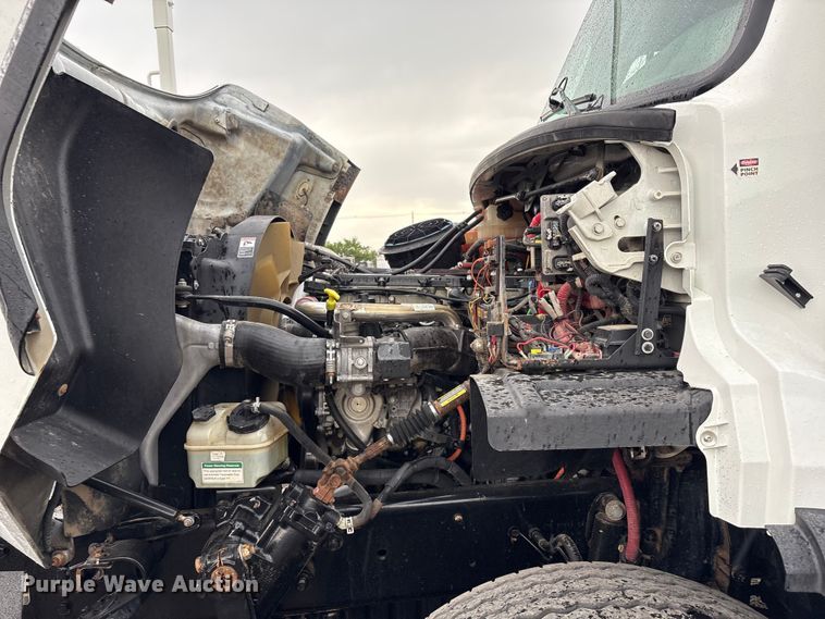 image for item EG9095 2013 Freightliner 114SD crane truck