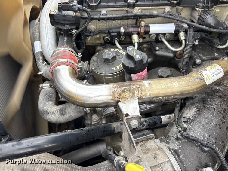 image for item EG9095 2013 Freightliner 114SD crane truck