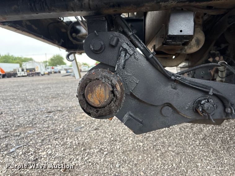 image for item EG9095 2013 Freightliner 114SD crane truck