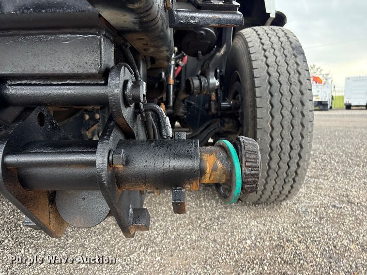 image for item EG9095 2013 Freightliner 114SD crane truck