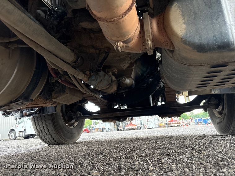 image for item EG9095 2013 Freightliner 114SD crane truck