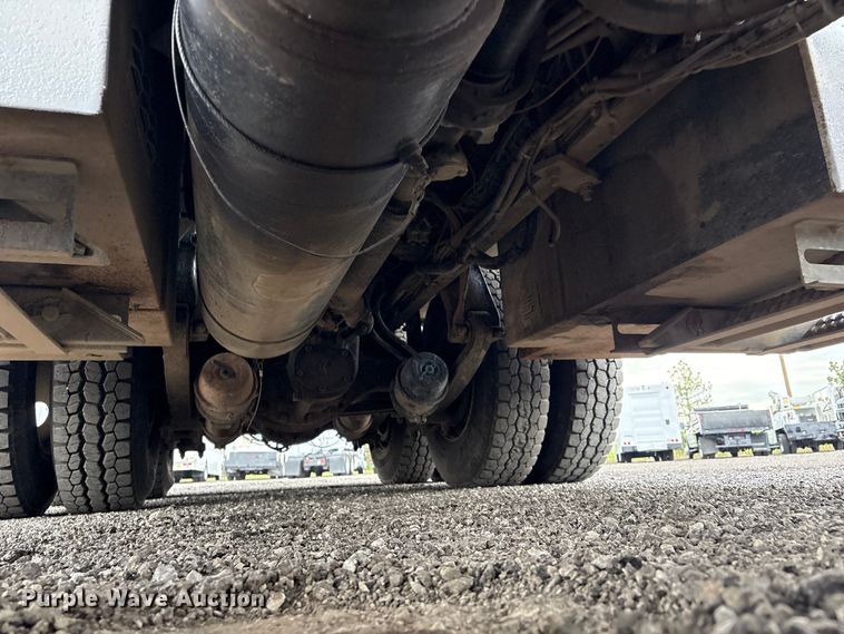 image for item EG9095 2013 Freightliner 114SD crane truck
