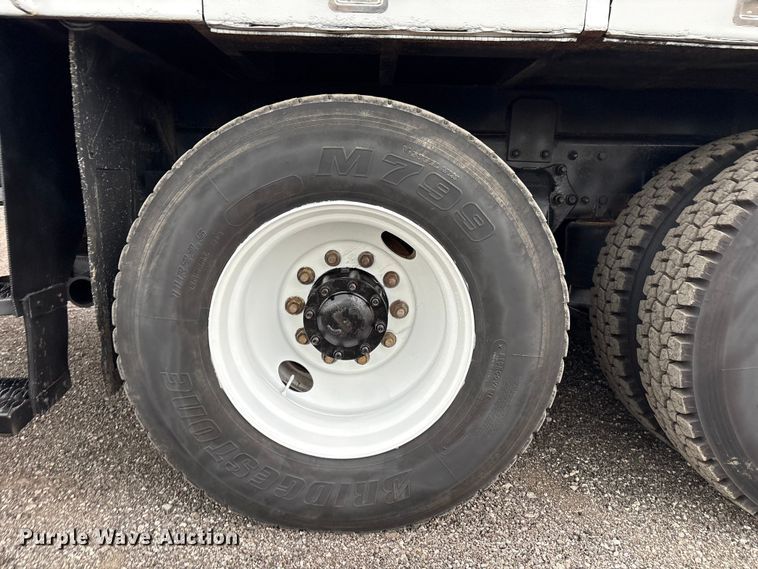 image for item EG9095 2013 Freightliner 114SD crane truck