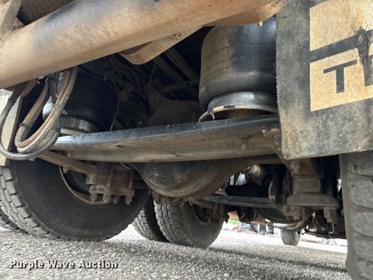 image for item EG9095 2013 Freightliner 114SD crane truck