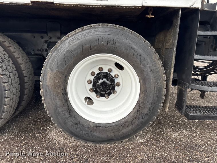 image for item EG9095 2013 Freightliner 114SD crane truck