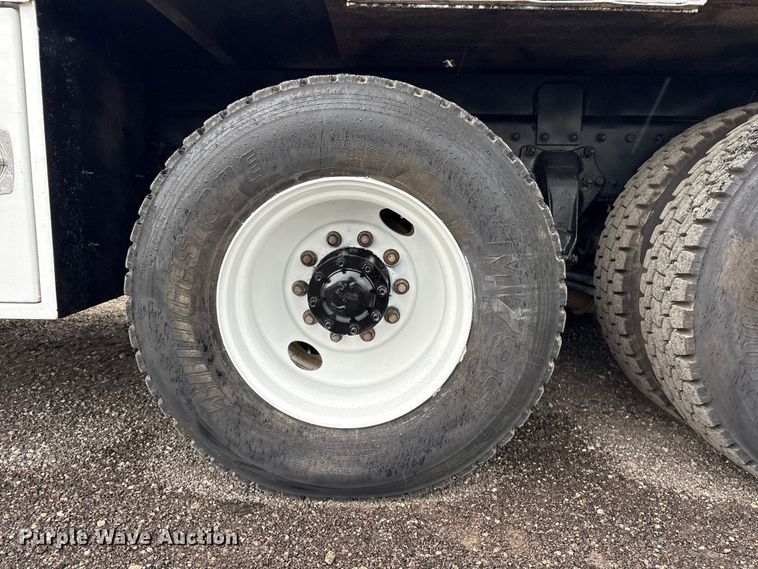 image for item EG9095 2013 Freightliner 114SD crane truck