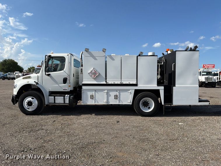 image for item EG9270 2012 Freightliner Business Class M2 fuel / lube truck