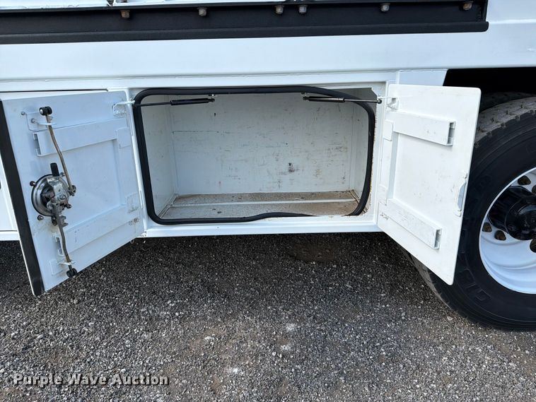 image for item EG9270 2012 Freightliner Business Class M2 fuel / lube truck