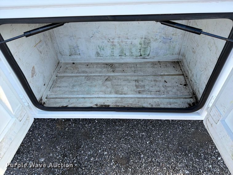 image for item EG9270 2012 Freightliner Business Class M2 fuel / lube truck