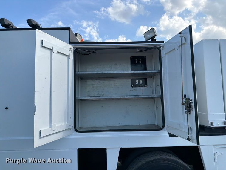 image for item EG9270 2012 Freightliner Business Class M2 fuel / lube truck