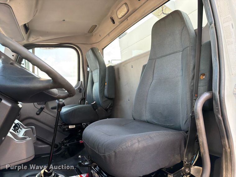image for item EG9270 2012 Freightliner Business Class M2 fuel / lube truck
