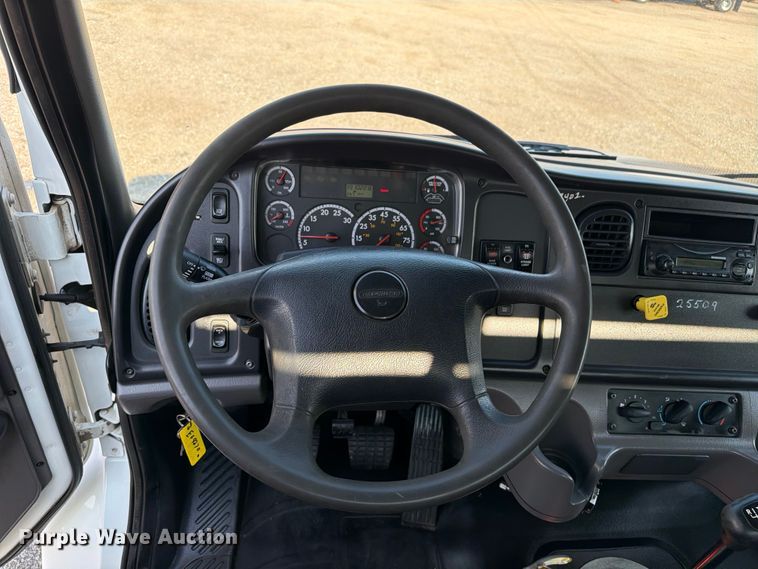 image for item EG9270 2012 Freightliner Business Class M2 fuel / lube truck