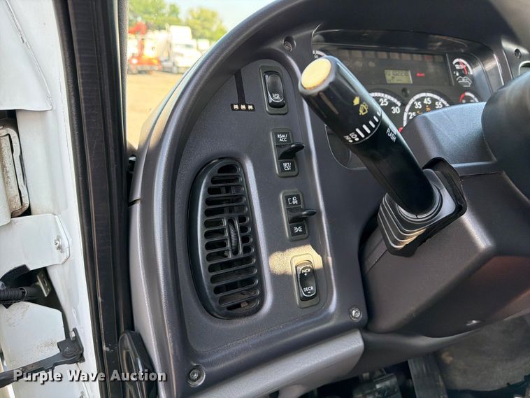 image for item EG9270 2012 Freightliner Business Class M2 fuel / lube truck