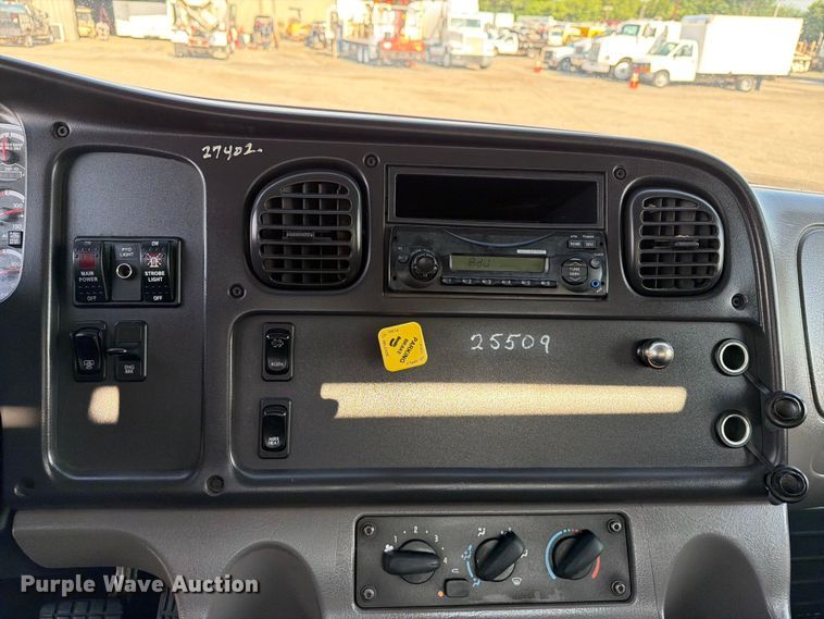 image for item EG9270 2012 Freightliner Business Class M2 fuel / lube truck