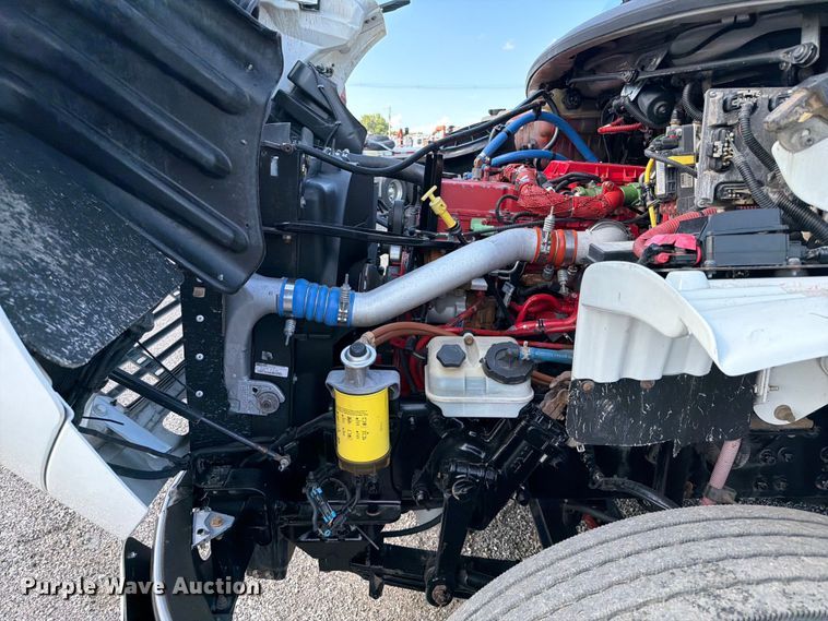 image for item EG9270 2012 Freightliner Business Class M2 fuel / lube truck