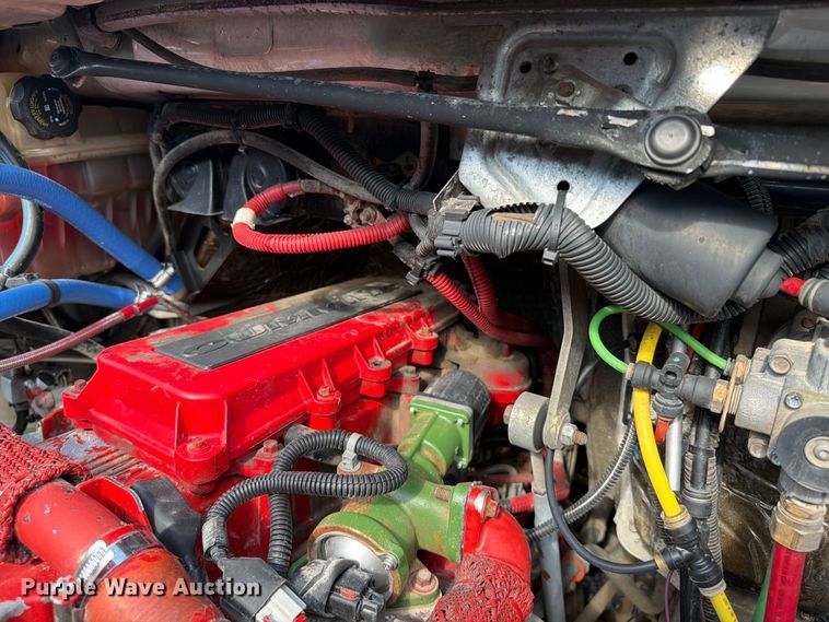 image for item EG9270 2012 Freightliner Business Class M2 fuel / lube truck