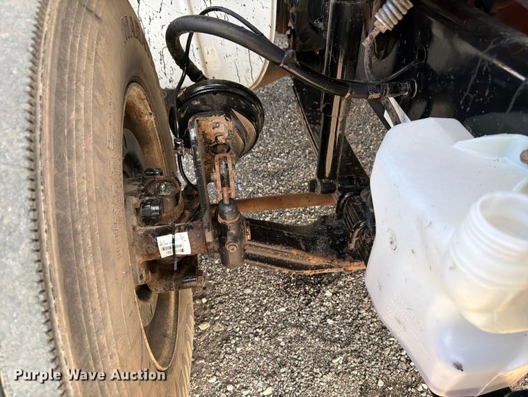 image for item EG9270 2012 Freightliner Business Class M2 fuel / lube truck
