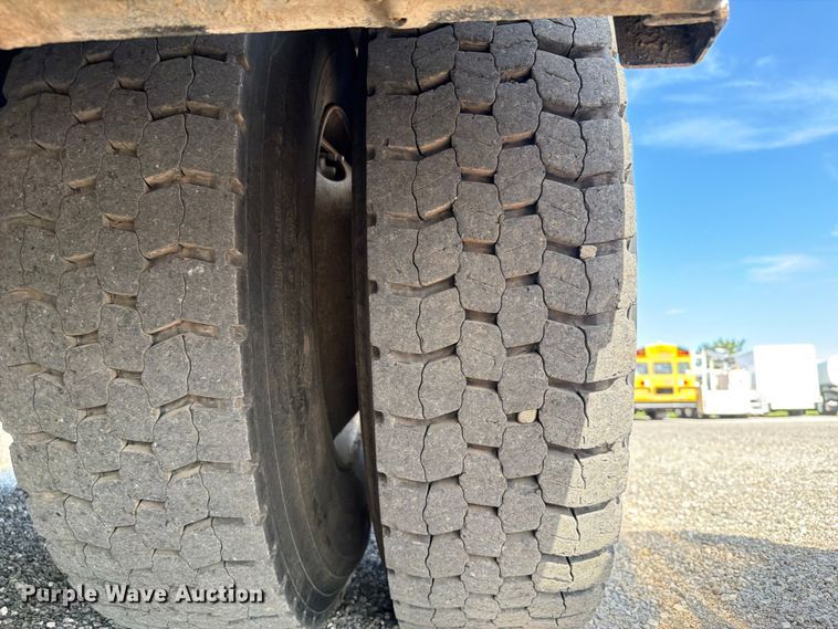 image for item EG9270 2012 Freightliner Business Class M2 fuel / lube truck