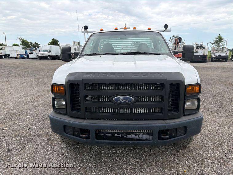 image for item EG9293 2008 Ford F350 Super Duty utility bed pickup truck