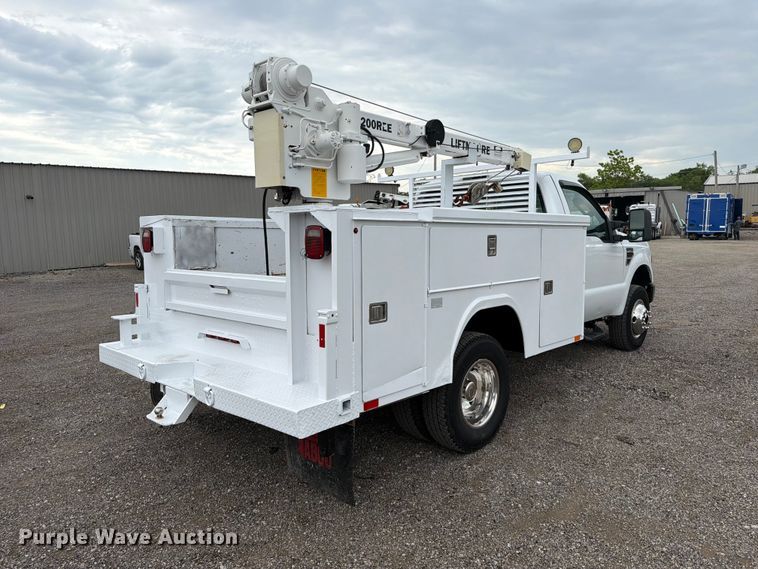 image for item EG9293 2008 Ford F350 Super Duty utility bed pickup truck