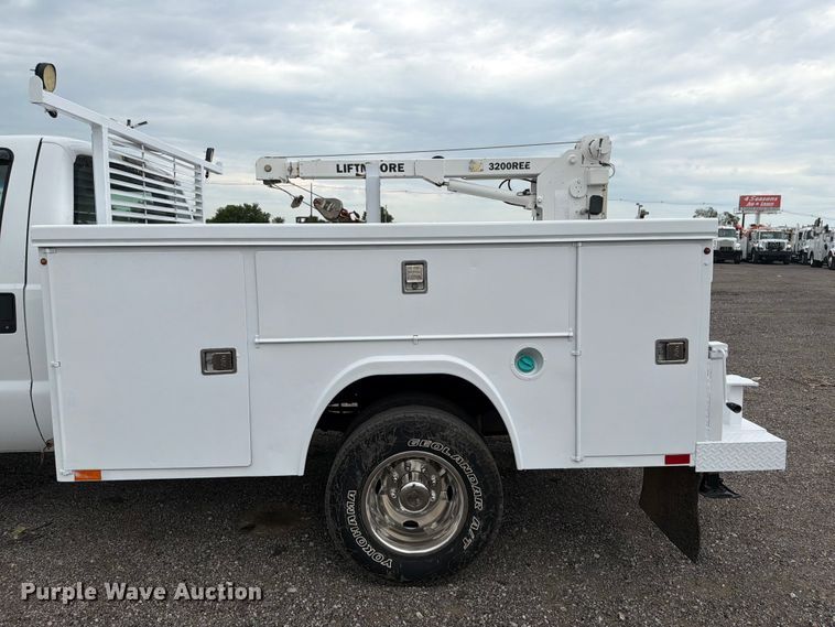 image for item EG9293 2008 Ford F350 Super Duty utility bed pickup truck