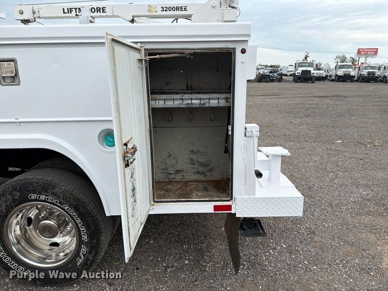 image for item EG9293 2008 Ford F350 Super Duty utility bed pickup truck