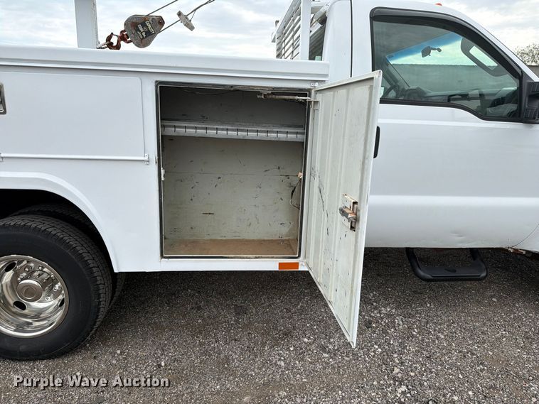 image for item EG9293 2008 Ford F350 Super Duty utility bed pickup truck
