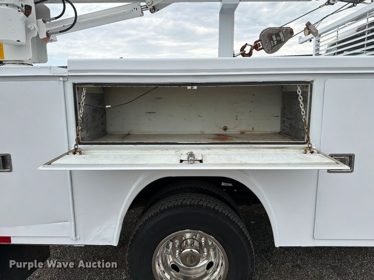 image for item EG9293 2008 Ford F350 Super Duty utility bed pickup truck