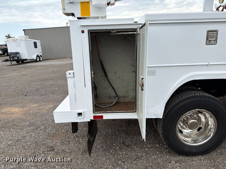 image for item EG9293 2008 Ford F350 Super Duty utility bed pickup truck