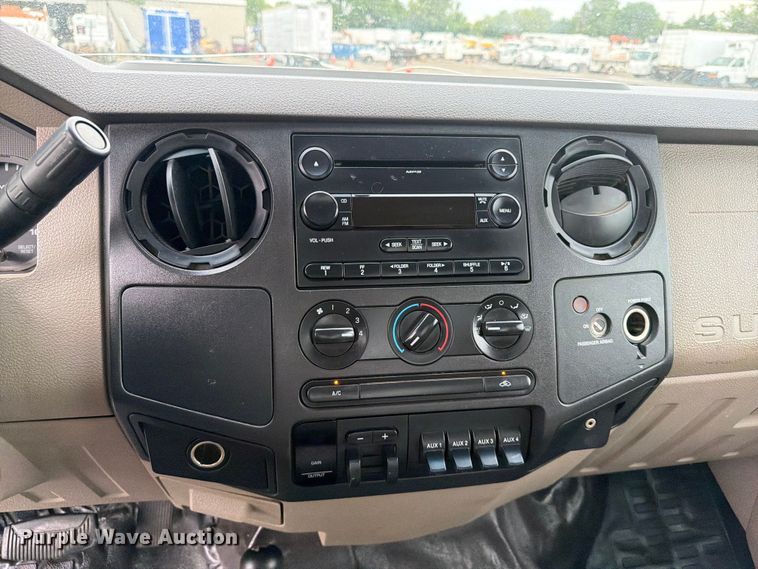 image for item EG9293 2008 Ford F350 Super Duty utility bed pickup truck